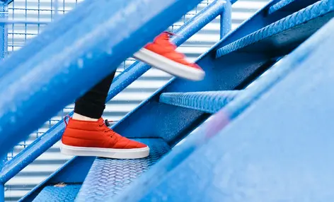 星巴克新CEO公开信VS喜茶内部信，看新时代的「向上」之道！ - 云笔网策