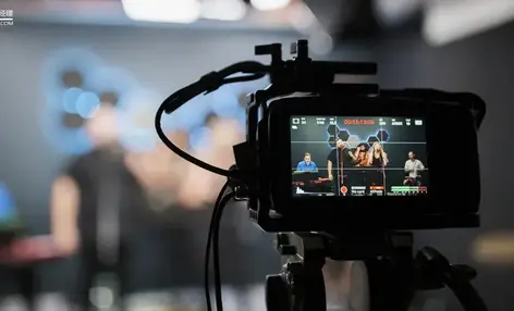 一个月13条广告，“油王”田一名靠抽象致富 - 云笔网策