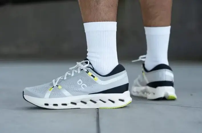 接下来，是情绪价值的比拼(图6)