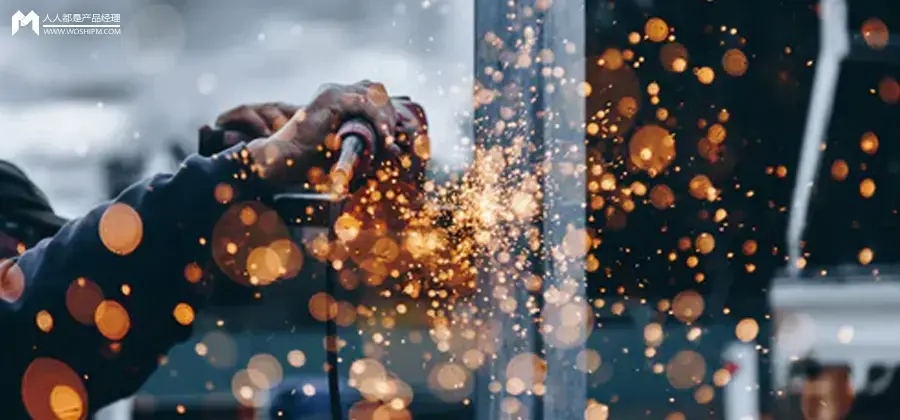 雷军从模仿乔布斯到学马斯克背后的战略转型分析-云笔网策(图1)